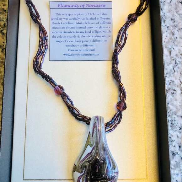 Handcrafted Glass and bead necklace - Picture 2 of 7